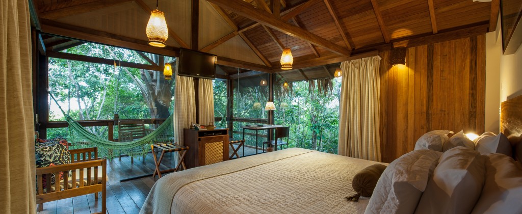 A beautifully decorated room in the Anavilhanas jungle lodge. 