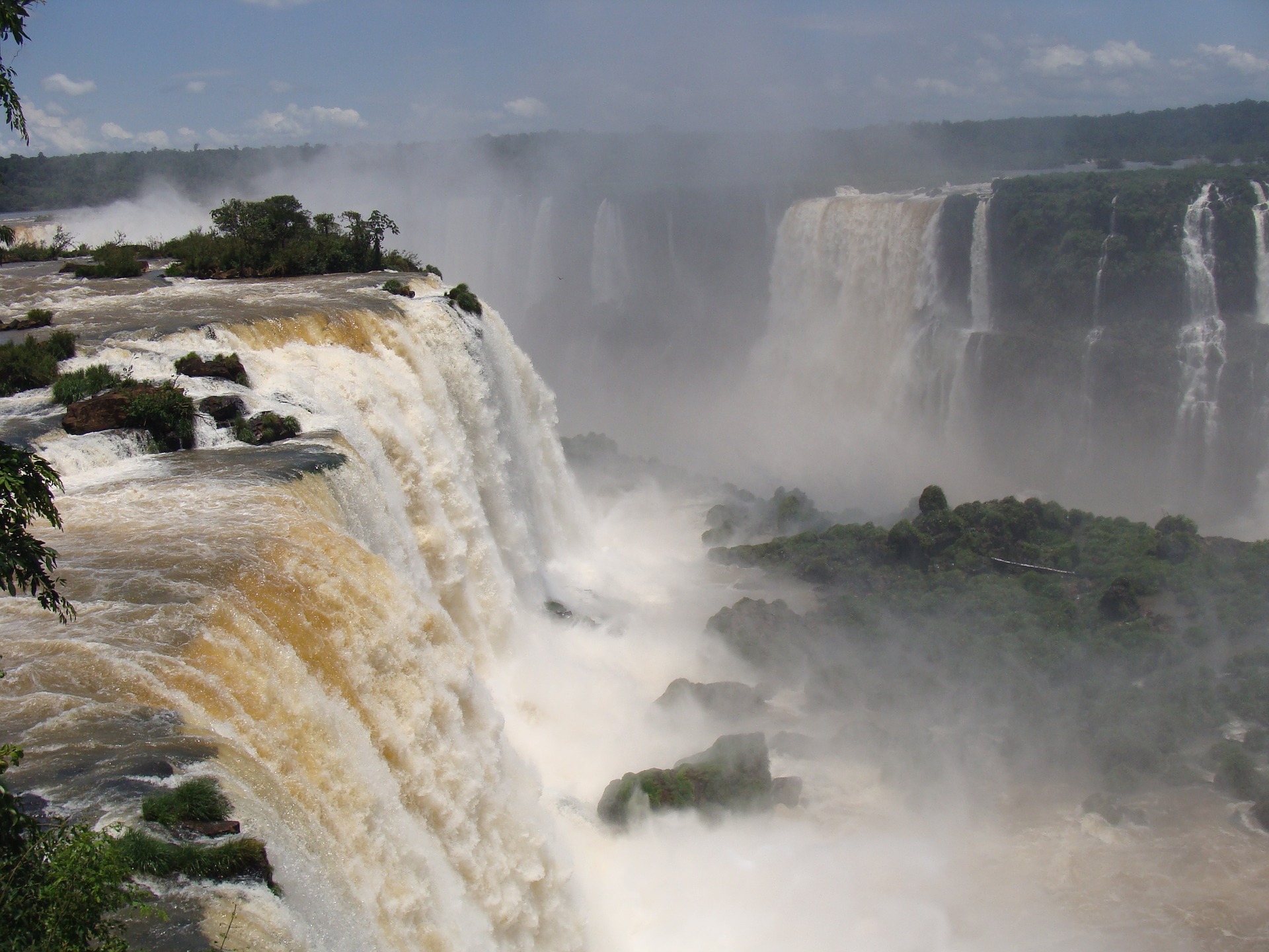 The famous devil's throat at the Iguazu falls. 