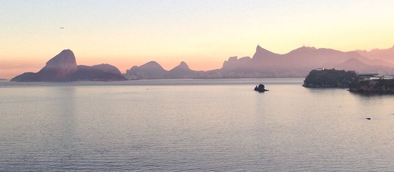 Sunset accross the bay of Rio de Janeiro.