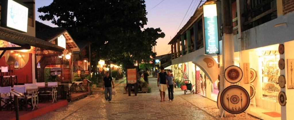 A dimly lit "Broadway" in Canoa Quebrada, famous for its lively weekends. 